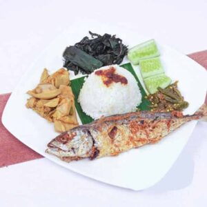 Nasi Ikan Kembung Goreng